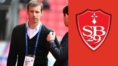 Grégory Lorenzi planifiant un renfort défensif pour le mercato 2025.